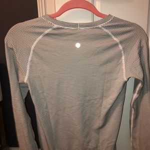 Lululemon top